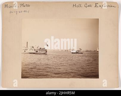 Divers - explosion de la porte de l'Enfer. Explosion de Hell Gate. Banque D'Images