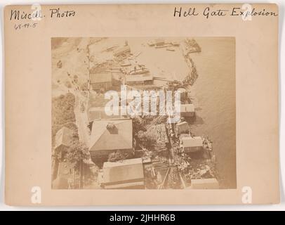 Divers - explosion de la porte de l'Enfer. Explosion de Hell Gate. Banque D'Images