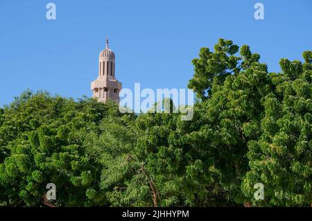 La mosquée du Sultan Qaboos ou la mosquée de la cathédrale de Muscat est la principale mosquée opérationnelle de Muscat, en Oman. Banque D'Images