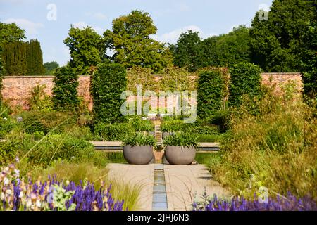 RHS Bridgewater à Worsley, Salford. Le Paradise Garden Water Feature Banque D'Images