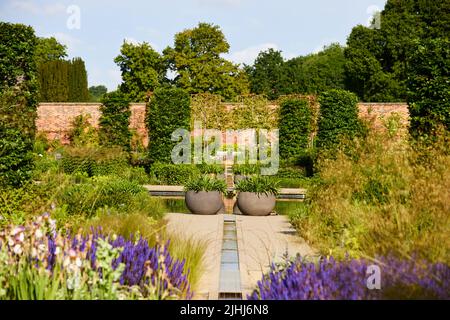 RHS Bridgewater à Worsley, Salford. Le Paradise Garden Water Feature Banque D'Images