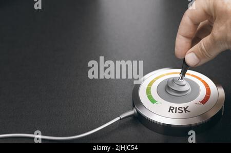 Homme main à l'aide d'un joystick conceptuel sur fond noir pour surveiller le risque et faire un choix risqué. Image composite entre une photographie et un bac 3D Banque D'Images