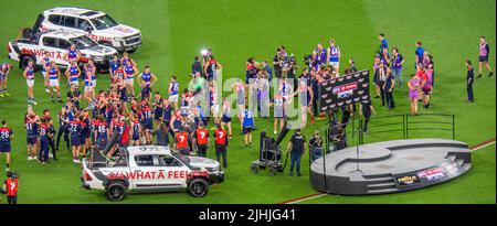 Fête post-match 2021 : finale de l'AFL au stade Optus de Perth, Australie occidentale. Banque D'Images