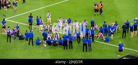 Fête post-match 2021 : finale de l'AFL au stade Optus de Perth, Australie occidentale. Banque D'Images