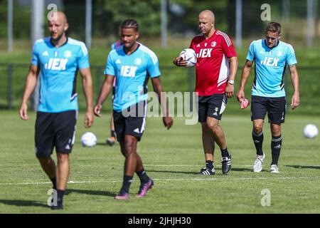 DE LUTTE - Feyenoord Trainer Arne Slot pendant un court camp d'entraînement de Feyenoord. ANP VINCENT JANNINK Banque D'Images