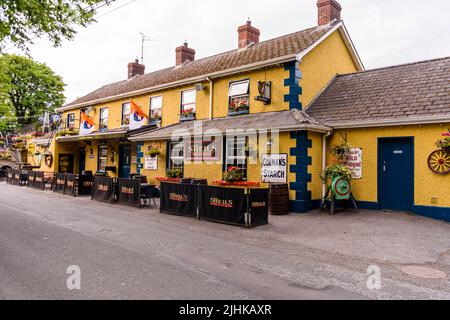 Basil Shiel's bar et hébergement, Keady, Comté d'Armagh, Irlande du Nord, Royaume-Uni, Royaume-Uni Banque D'Images