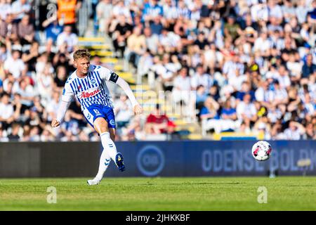 Odense, Danemark. 18th juillet 2022. Jeppe Tverskov (6) d'OB vu pendant le match Superliga de 3F entre Odense Boldklub et le FC Nordsjaelland au Parc d'énergie de la nature à Odense. (Crédit photo : Gonzales photo/Alamy Live News Banque D'Images