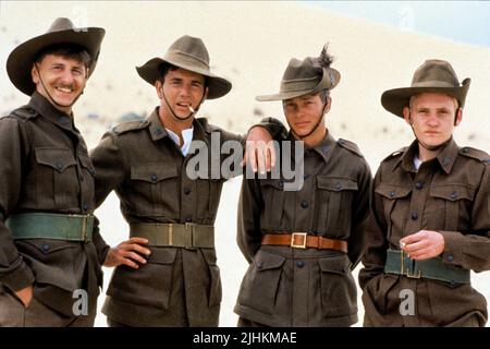 ROBERT GRUB, MEL GIBSON, Mark Lee, DAVID ARGUE, Gallipoli, 1981 Banque D'Images