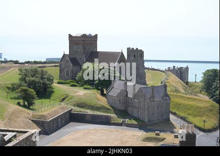 St Mary sub Castro et un phare AD Roman à Douvres. Banque D'Images