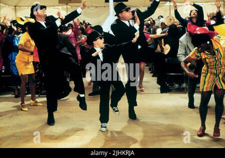 DAN AYKROYD, J. EVAN BONIFANT, JOHN GOODMAN, Blues Brothers 2000, 1998 Banque D'Images