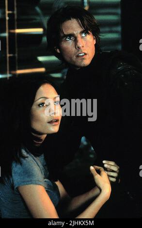 THANDIE NEWTON, TOM CRUISE, MISSION : IMPOSSIBLE II, 2000 Banque D'Images