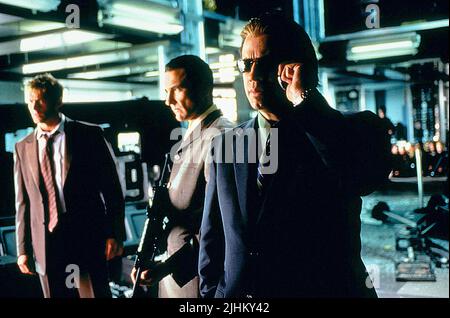 HUGH JACKMAN, Vinnie Jones, John Travolta, l'espadon, 2001 Banque D'Images