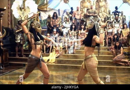 RACHEL WEISZ, Patricia Velasquez, LA MAMAN REVIENT, 2001 Banque D'Images