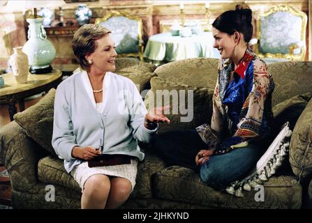 JULIE ANDREWS, Anne Hathaway, LE PRINCESS DIARIES 2 : ROYAL ENGAGEMENT, 2004 Banque D'Images