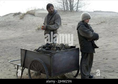 VIGGO MORTENSEN, KODI SMIT-MCPHEE, LA ROUTE, 2009 Banque D'Images