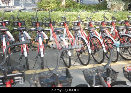 Singapore Marina Bay 1 juin 2022, rangée de vélos de stationnement dans la région de Marina Bay Banque D'Images