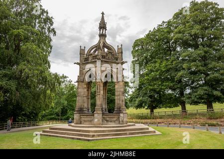 Yorkshire, 12 juillet 2022 : la fontaine du mémorial cavendish à l'abbaye de Bolton, près de Skipton Banque D'Images