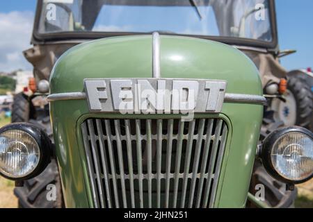 West Bay.Dorset.United Kingdom.12 juin 2022.A 1959 Fendt Fix modèle 1 est exposé au rallye d'époque de West Bay Banque D'Images