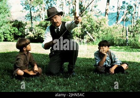 VANN GRAVAGE, TOM SKERRITT, CALEB SHIFF, UNE RIVIÈRE QUI LA TRAVERSE, 1992 Banque D'Images