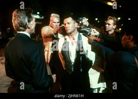 JAMES COBURN, Bruce Willis, David Caruso, HUDSON HAWK, 1991 Banque D'Images