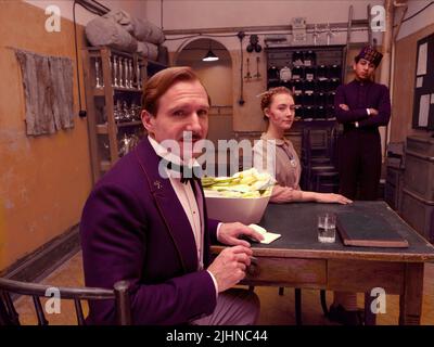 RALPH FIENNES, Saoirse Ronan, TONY, REVOLORI LE GRAND HÔTEL BUDAPEST, 2014 Banque D'Images