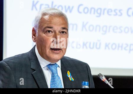 Cracovie, Pologne. 19th juillet 2022. Dimitris Dimitriadis, Président de la Section des relations extérieures, prend la parole lors de la Conférence sur les secours et la reconstruction de l'Ukraine et de sa perspective européenne organisée par le Comité économique et social européen au Centre des congrès de Cracovie. La conférence visait à discuter des stratégies et des besoins de l'Ukraine en matière de reconstruction, en particulier dans le contexte de sa candidature à l'adhésion à l'UE. Crédit : SOPA Images Limited/Alamy Live News Banque D'Images