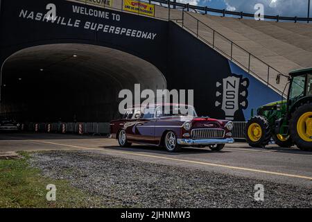 Liban, TN - 14 mai 2022 : vue d'angle large à l'avant d'une familiale nomade BelAir 1955 de Chevrolet lors d'un salon de voiture local. Banque D'Images