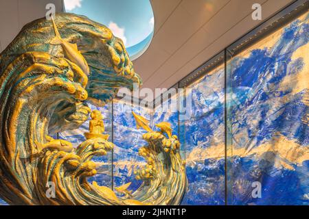 tokyo, japon - décembre 15 2021 : la sculpture Sukunabikona-no-mikoto représentant le dieu des pêcheurs japonais Ebisu créé par Ryohei Miyata en 2018 pour Banque D'Images