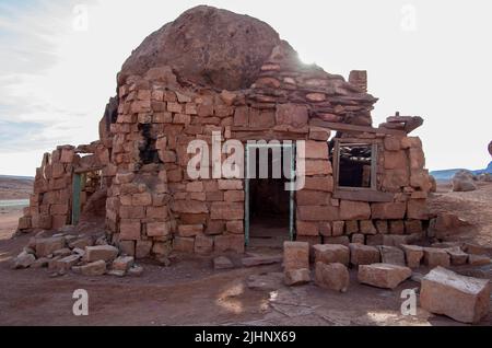 Les routes autour du monument national de Vermillion Cliffs offrent d'excellentes vues dans cette partie de l'Arizona, aux États-Unis. Banque D'Images