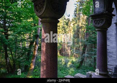 Mausolée lieu perdu Allemagne Bavière Forêt Banque D'Images