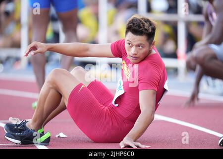 Eugene, États-Unis. 19th juillet 2022. Xie Zhenye, de Chine, réagit après la demi-finale masculine de 200m aux Championnats du monde d'athlétisme Oregon22 à Eugene, Oregon, États-Unis, 19 juillet 2022. Crédit : Wu Xiaoling/Xinhua/Alay Live News Banque D'Images