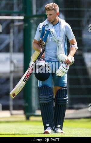 Joe Root d'Angleterre lors d'une séance d'entraînement à Emirates Old Trafford, Manchester. Date de la photo: Samedi 16 juillet 2022. Banque D'Images