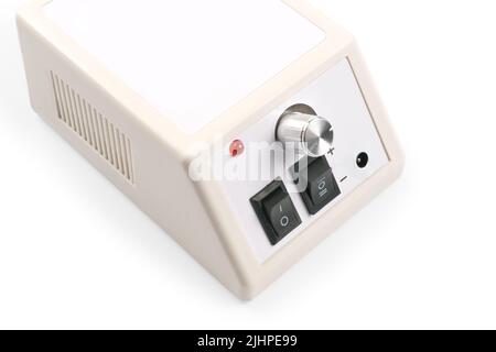 Instrument électrique blanc avec interrupteurs et indicateurs. Isolé sur blanc, masque inclus Banque D'Images