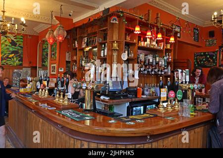 L'intérieur du pub raisin, bières tirées à la main, 60 Roscoe Street , Liverpool, Merseyside, Angleterre, Royaume-Uni, L1 9DW Banque D'Images