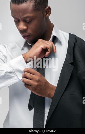 Afroamerican mannequin de mode homme en costume de fantaisie Banque D'Images