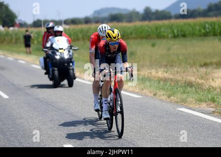 Peyragudes, France. 20th juillet 2022. Dylan van Baarle des pays-Bas et INEOS Grenadiers et Connor Swift de Grande-Bretagne et Team Arkea-Samsic en action pendant la phase 17 du Tour de France, Saint-Gaudens à Peyragudes. Crédit : Alex Broadway/Alay Live News Banque D'Images