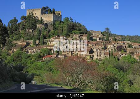 France, Pyrénées-Orientales (66) Castelnou, classé par les plus beaux villages de France / France, Pyrénées-Orientales Castelnou, classé parmi les plus beaux villages de France Banque D'Images