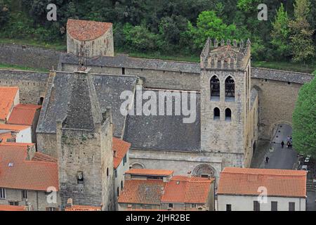 France, Pyrénées-Orientales (66) Villefranche-de-Conflent, village labellisé, vue dominante / France, Pyrénées-Orientales Villefranche-de-Conflent, village marqué, vue dominante Banque D'Images