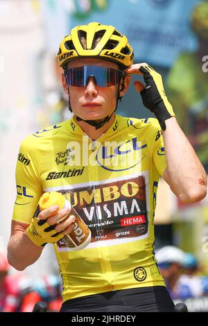 Saint-Gaudens, France, le 20 juillet 2022. Jonas Vingegaard danois de Jumbo-Visma photographié au début de la phase 17 de la course cycliste du Tour de France, de Saint-Gaudens à Peyragudes (130 km), en France, le mercredi 20 juillet 2022. Le Tour de France de cette année a lieu du 01 au 24 juillet 2022. BELGA PHOTO DAVID PINTENS - SORTIE ROYAUME-UNI Banque D'Images