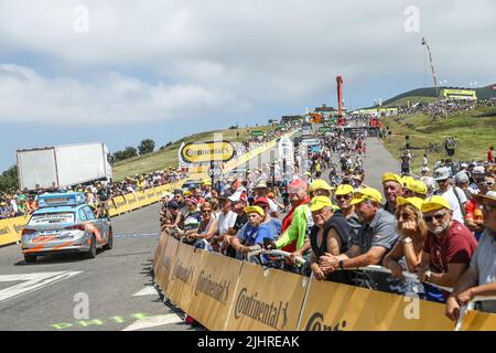 Saint-Gaudens, France, 20 juillet 2022. Supporters photographiés pendant la phase 17 de la course cycliste du Tour de France, de Saint-Gaudens à Peyragudes (130 km), France, le mercredi 20 juillet 2022. Le Tour de France de cette année a lieu du 01 au 24 juillet 2022. BELGA PHOTO DAVID PINTENS - SORTIE ROYAUME-UNI Banque D'Images