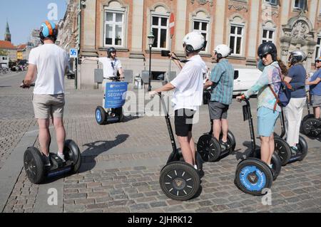 Copenhague /Danemark/20 juillet 2022/ Segway touristes en danois Cpital Copenhague Danemark. (Photo..Francis Dean/Dean photos. Banque D'Images