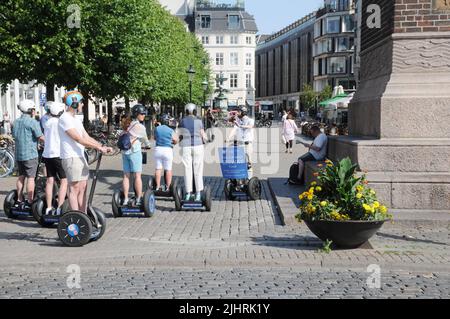 Copenhague /Danemark/20 juillet 2022/ Segway touristes en danois Cpital Copenhague Danemark. (Photo..Francis Dean/Dean photos. Banque D'Images