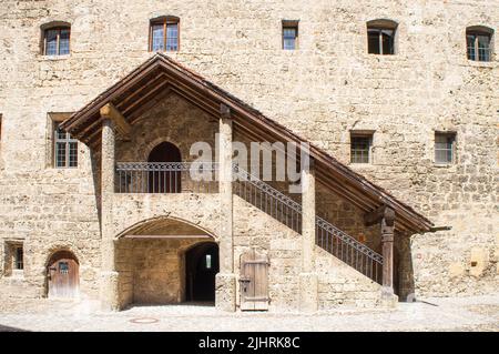 Le château de Burghausen à Burghausen, district de Altotting Land, haute-Bavière, Allemagne, on 19 juin, 2022. Le château de Burghausen est le plus long château co Banque D'Images