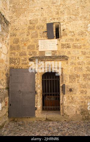 Le château de Burghausen à Burghausen, district de Altotting Land, haute-Bavière, Allemagne, on 19 juin, 2022. Le château de Burghausen est le plus long château co Banque D'Images