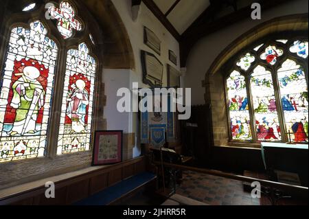 Vitraux à l'église St Mary à Battle, dans l'est du Sussex. Banque D'Images