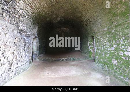 Le sous-terrain d'une abbaye médiévale. Banque D'Images