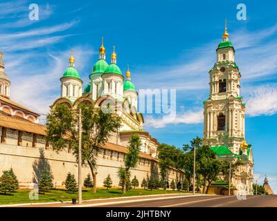 Astrakhan, vue sur le Kremlin et la cathédrale de l'Assomption depuis la rue V. Trediakovsky Banque D'Images