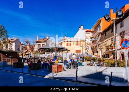 Plaza de la Villa - place du village, place principale. Rascafría, Comunidad de Madrid, Espagne, Europe Banque D'Images