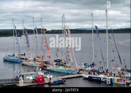 Derry, Royaume-Uni- 20 juillet 2022: Le Clipper Round le monde Yachts au Festival du Derry Clipper Banque D'Images