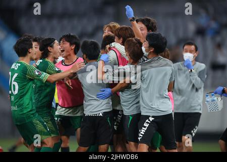 Stade Ajinomoto, Tokyo, Japon. 20th juillet 2022. Tokyo Verdy team group, 20 JUILLET 2022 - football : la coupe Empereur 102nd All Japan football Championship 4th Rouund entre Tokyo Verdy 2-1 Jubilo Iwata au stade Ajinomoto, Tokyo, Japon. Credit: YUTAKA/AFLO SPORT/Alay Live News Banque D'Images